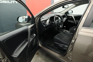 Внедорожник Toyota RAV4 2018 года, 2790000 рублей, Курск