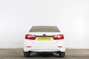 Седан Toyota Camry 2014 года, 1629000 рублей, Тюмень