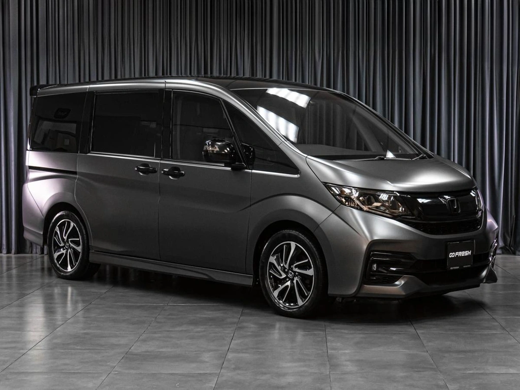 Минивэн Honda Stepwgn Spada 2016 года, 2355000 рублей, Тюмень