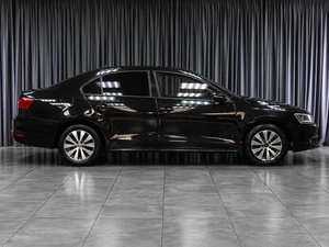 Седан Volkswagen Jetta 2011 года, 729000 рублей, Тюмень