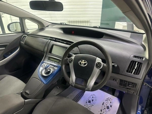 Лифтбек Toyota Prius 2010 года, 1150000 рублей, Ачинск