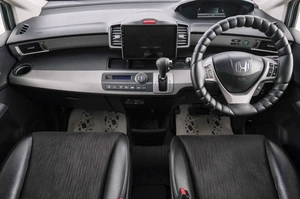 Минивэн Honda Freed 2014 года, 1079000 рублей, Красноярск