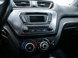 Седан Kia Rio 2012 года, 850000 рублей, Красноярск