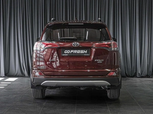 Внедорожник Toyota RAV4 2018 года, 2249070 рублей, Тюмень