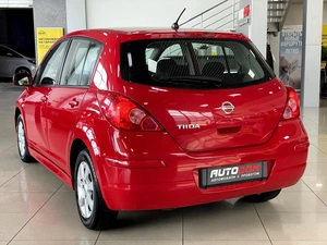 Хетчбэк Nissan Tiida 2012 года, 697000 рублей, Солонцы