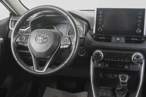 Внедорожник Toyota RAV4 2020 года, 3699000 рублей, Кемерово