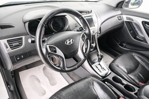 Седан Hyundai Avante 2011 года, 949000 рублей, Красноярск