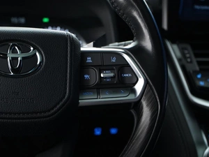 Внедорожник Toyota Land Cruiser 2023 года, 11448888 рублей, Москва