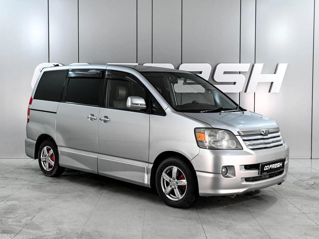 Минивэн Toyota Noah 2001 года, 899000 рублей, Аксай