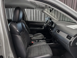 Внедорожник Mitsubishi Outlander 2021 года, 2499000 рублей, Красноярск