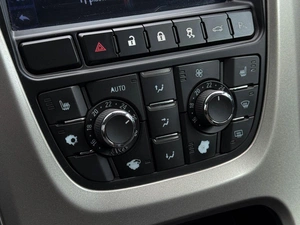 Хетчбэк Opel Astra 2011 года, 819000 рублей, Кропоткин