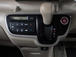 Хетчбэк Honda N-BOX 2013 года, 800000 рублей, Тюмень