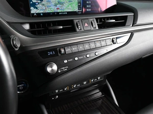 Седан Lexus ES 2021 года, 5375000 рублей, Аксай