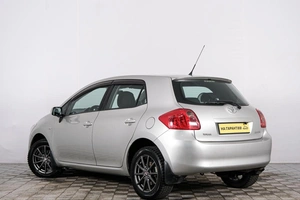 Хетчбэк Toyota Auris 2007 года, 679000 рублей, Красноярск