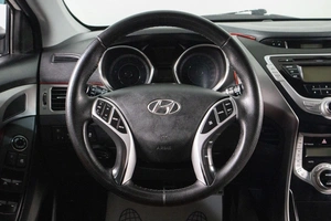 Седан Hyundai Elantra 2011 года, 1069000 рублей, Сургут