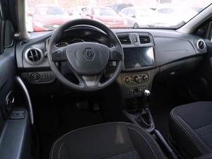 Седан Renault Logan 2016 года, 990000 рублей, Тверь