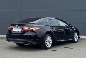 Седан Toyota Camry 2023 года, 3302000 рублей, Солонцы