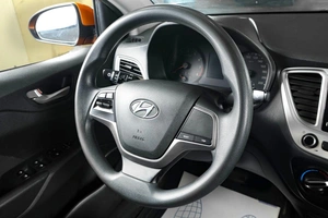 Седан Hyundai Solaris 2019 года, 1359000 рублей, Тюмень