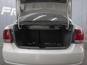 Седан Volkswagen Polo 2012 года, 640000 рублей, Омск
