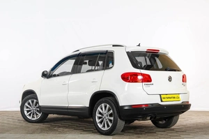 Внедорожник Volkswagen Tiguan 2013 года, 1349000 рублей, Тюмень