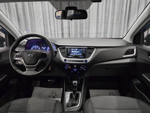 Седан Hyundai Solaris 2017 года, 1045000 рублей, Красноярск