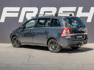 Минивэн Opel Zafira 2010 года, 679000 рублей, Краснодар