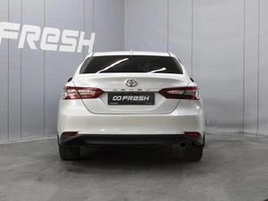 Седан Toyota Camry 2018 года, 2870000 рублей, Омск