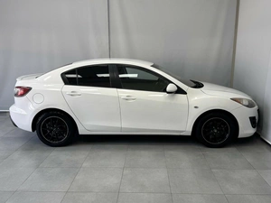Седан Mazda 3 2011 года, 975000 рублей, Красноярск
