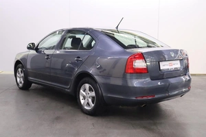 Хэтчбек Skoda Octavia 2013 года, 990000 рублей, Брянск