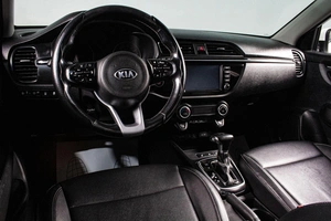 Седан Kia Rio 2018 года, 1279000 рублей, Сургут