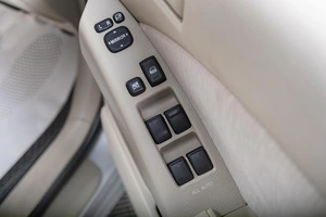 Минивэн Toyota Isis 2010 года, 1439000 рублей, Томск