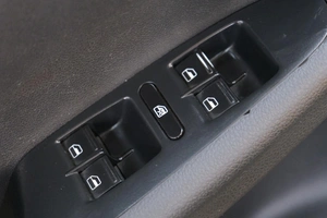 Седан Volkswagen Jetta 2011 года, 919000 рублей, Омск