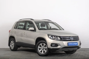 Внедорожник Volkswagen Tiguan 2013 года, 1629000 рублей, Томск