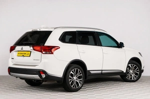 Внедорожник Mitsubishi Outlander 2017 года, 2239000 рублей, Челябинск