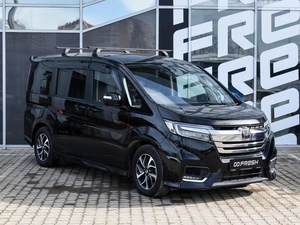 Минивэн Honda Stepwgn Spada 2019 года, 2398000 рублей, Краснодар