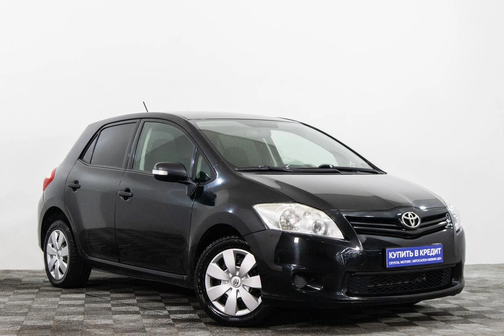 Хетчбэк Toyota Auris 2011 года, 1009000 рублей, Сургут