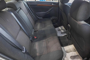 Седан Toyota Avensis 2006 года, 749000 рублей, Барнаул