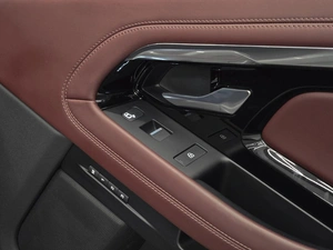 Внедорожник Land Rover Range Rover Evoque 2021 года, 4700000 рублей, Красноярск