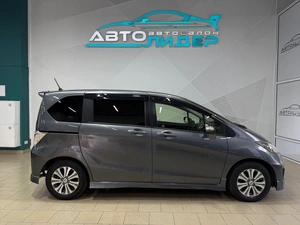 Минивэн Honda Freed 2012 года, 979000 рублей, Красноярск