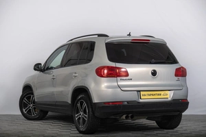 Внедорожник Volkswagen Tiguan 2013 года, 1259000 рублей, Томск