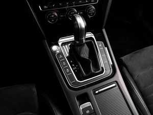 Седан Volkswagen Passat 2016 года, 1979000 рублей, Тюмень