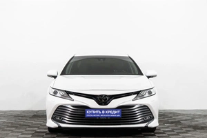 Седан Toyota Camry 2019 года, 3649000 рублей, Сургут