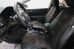 Седан Hyundai Solaris 2017 года, 929000 рублей, Новокузнецк