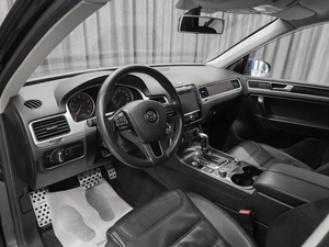 Внедорожник Volkswagen Touareg 2012 года, 1990000 рублей, Красноярск