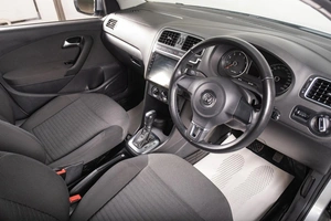 Хетчбэк Volkswagen Polo 2013 года, 899000 рублей, Томск