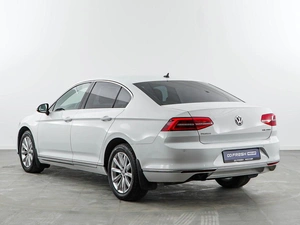 Седан Volkswagen Passat 2016 года, 1713444 рублей, Москва