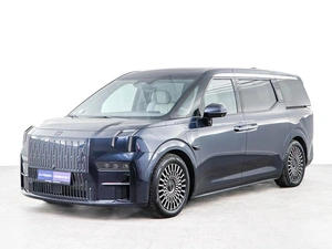 Минивэн Zeekr 009 2023 года, 7249999 рублей, Москва