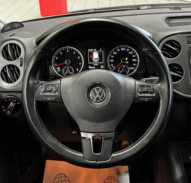 Внедорожник Volkswagen Tiguan 2015 года, 1697000 рублей, Красноярск