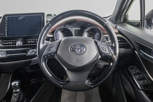 Внедорожник Toyota C-HR 2019 года, 1899000 рублей, Барнаул