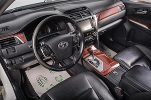 Седан Toyota Camry 2013 года, 1669000 рублей, Томск